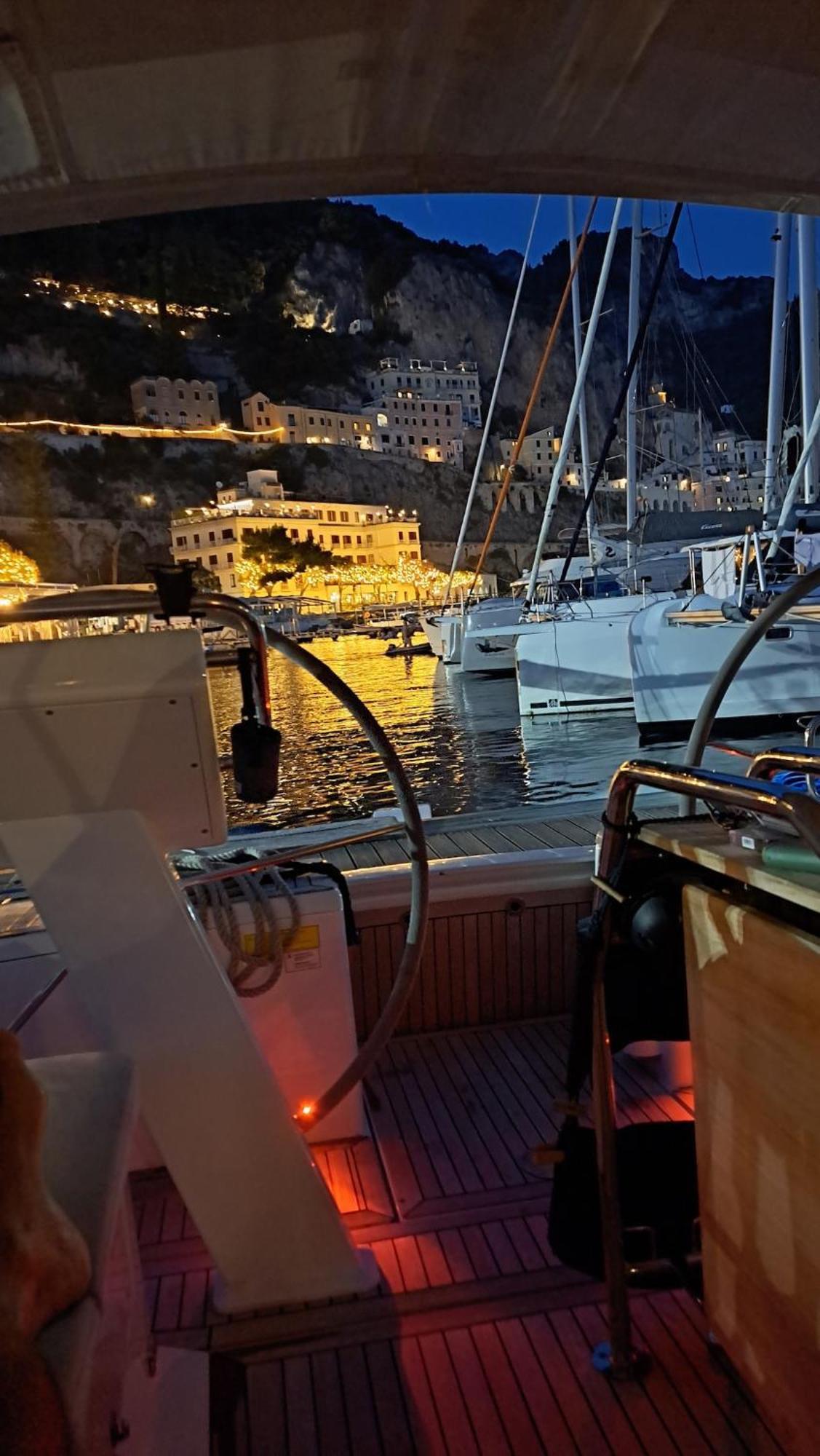 Botel Capri Positano Coast Sail *