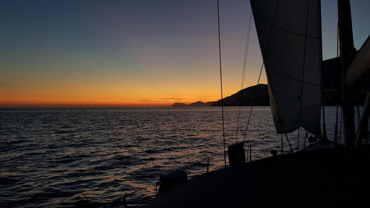 Botel Capri Positano Coast Sail